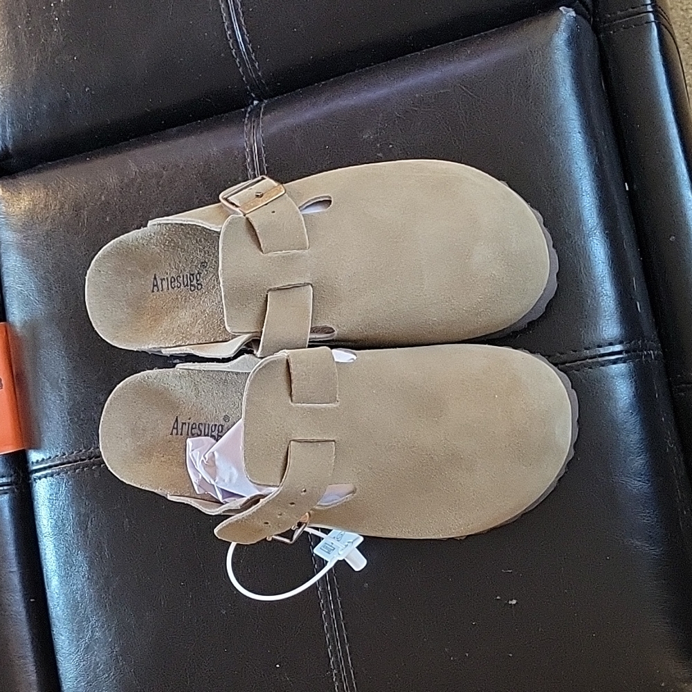 BN Boston clogs